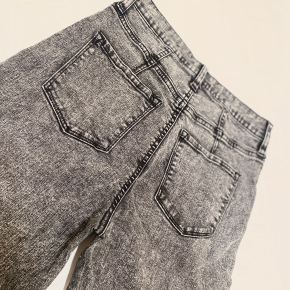 FASHIONOVA Stone washed high rise skinny jeans - Picture 4 of 5